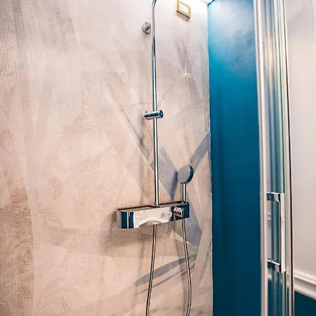 Hold - Luxury Nocleg ze śniadaniem 4*