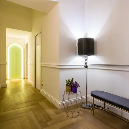 Hold - Luxury Nocleg ze śniadaniem Rzym