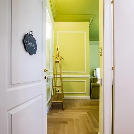 Hold - Luxury Nocleg ze śniadaniem 4*