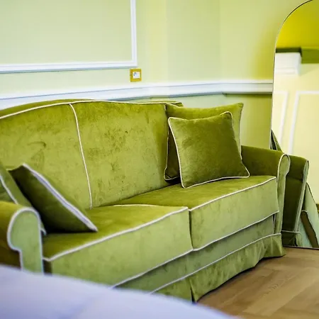 Nocleg ze śniadaniem Hold - Luxury 4*