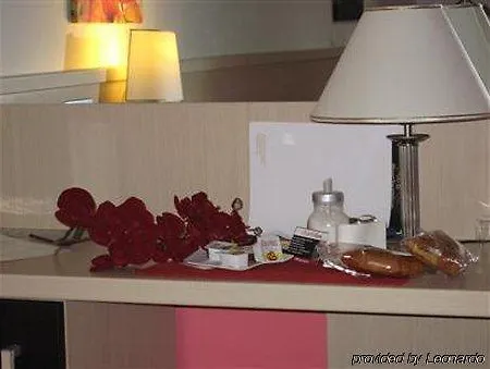 Hold - Luxury Nocleg ze śniadaniem Rzym