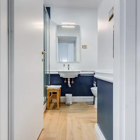 Hold - Luxury Nocleg ze śniadaniem