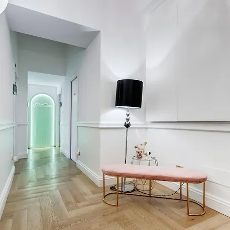 Hold - Luxury Nocleg ze śniadaniem