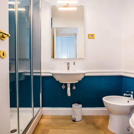 Hold - Luxury Nocleg ze śniadaniem