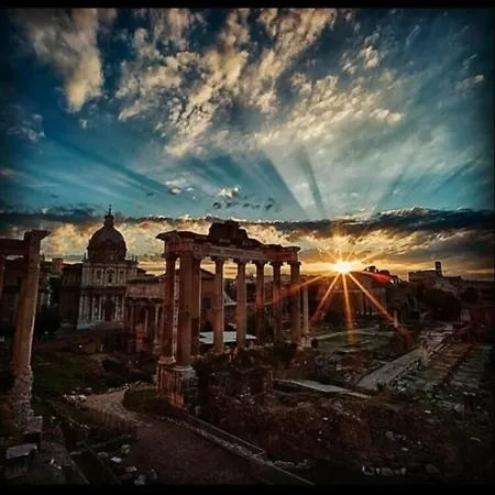 Hold - Luxury Nocleg ze śniadaniem 4*