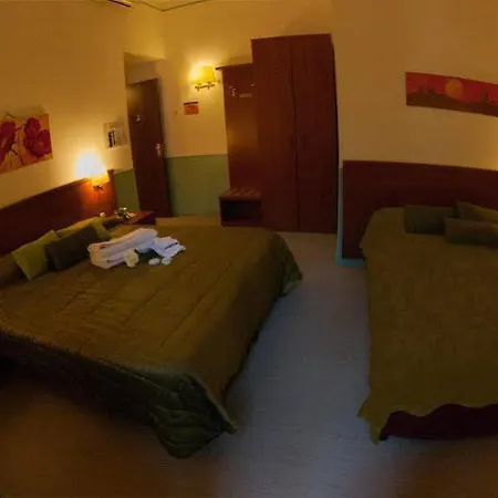 Nocleg ze śniadaniem Hold - Luxury 4*