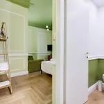 Hold - Luxury B&B 4*