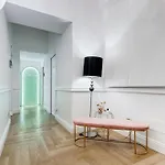 Hold - Luxury B&B