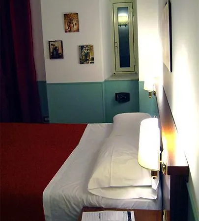 Nocleg ze śniadaniem Hold - Luxury 2*