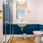 Hold - Luxury Bed & Breakfast