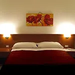 Bed & Breakfast Hold - Luxury 4*