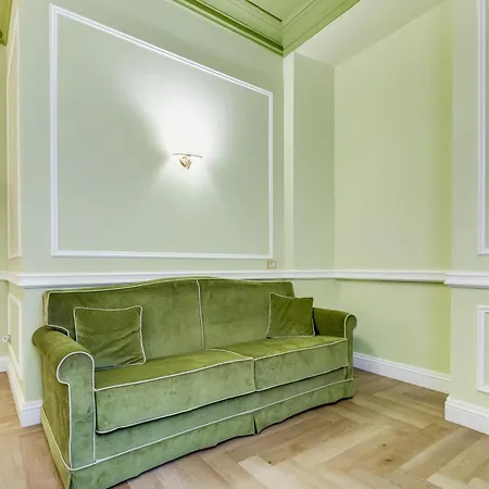 Hold - Luxury 4* Roma