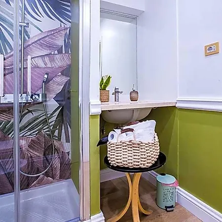 Hold - Luxury Bed and breakfast 4*