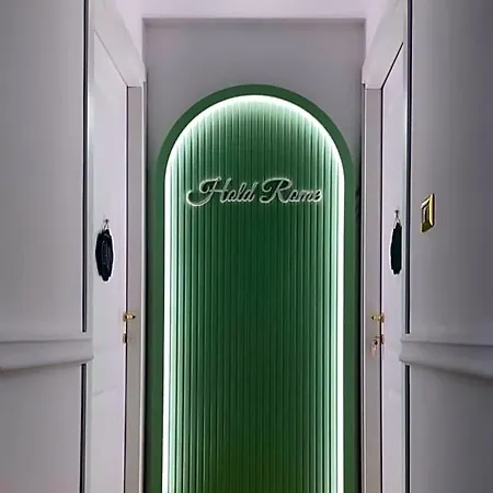Hold - Luxury