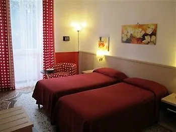 Hold - Luxury 4* Roma
