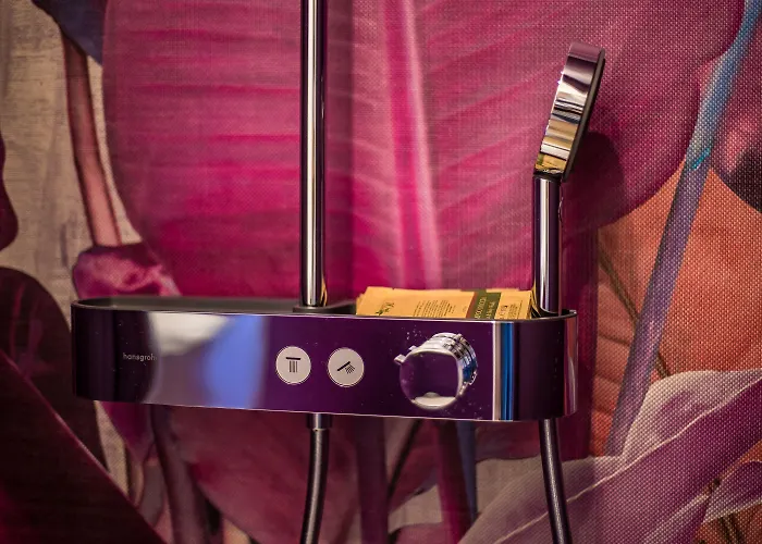 B&B Hold - Luxury 4*