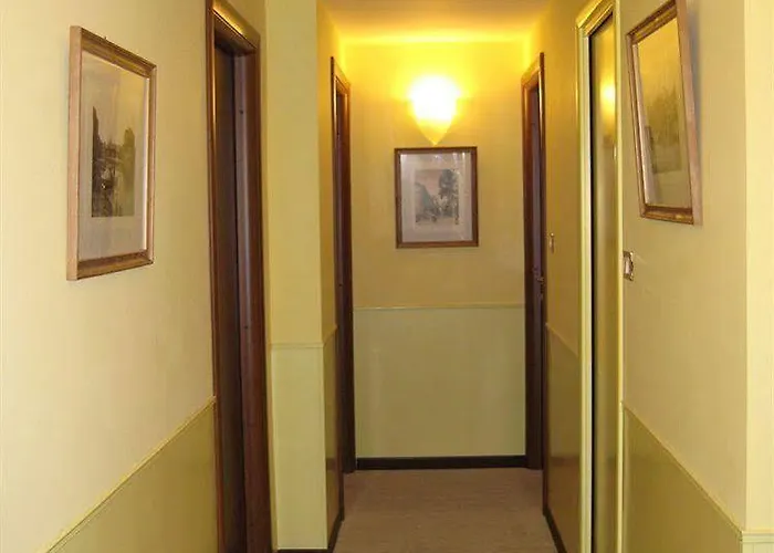 Hold - Luxury B&B 로마